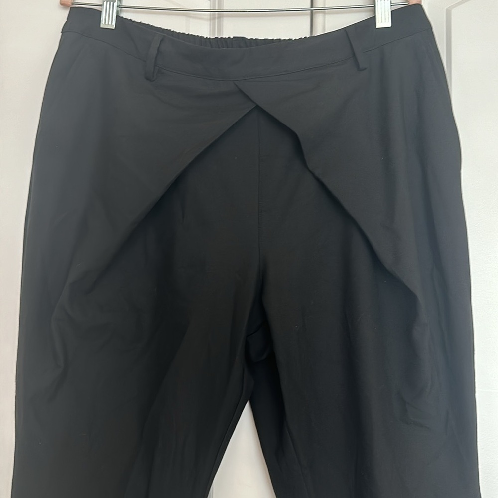 Zara Black Pants. Stretchy waist w/ front detail. Size Large